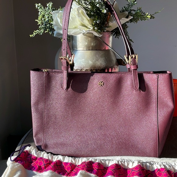 TORY BURCH EUC Burgandy tote bag. Comes with unbranded dust bag. - Picture 5 of 16